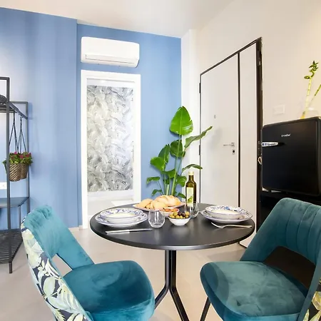 Apartamento Floris: Modern In The Heart Of Center